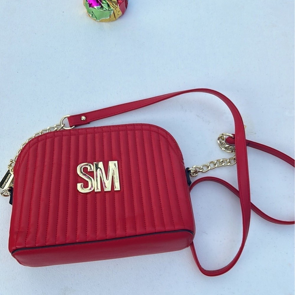 Steve Madden Red Crossbody Bag with Sleek Design